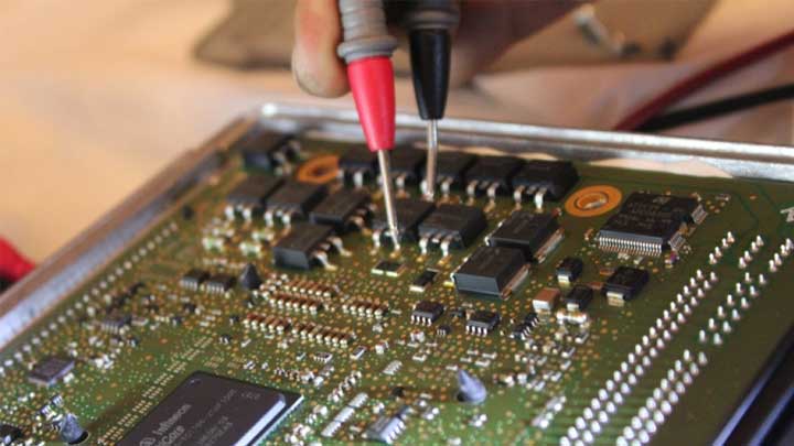 روش های بی کد و خام کردن ECU ایسیو